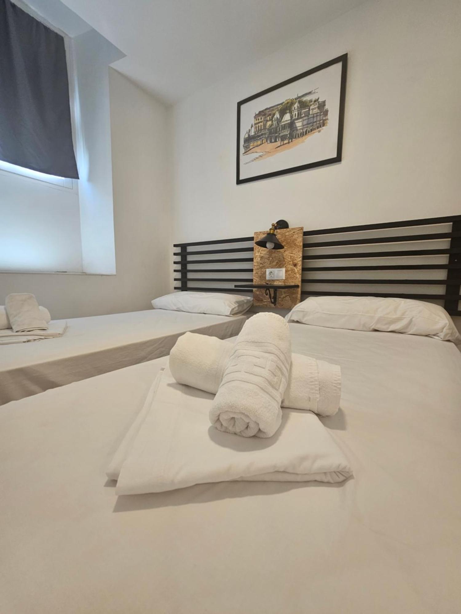 Apartamentos Plaza Santo Domingo Cadiz Exterior photo